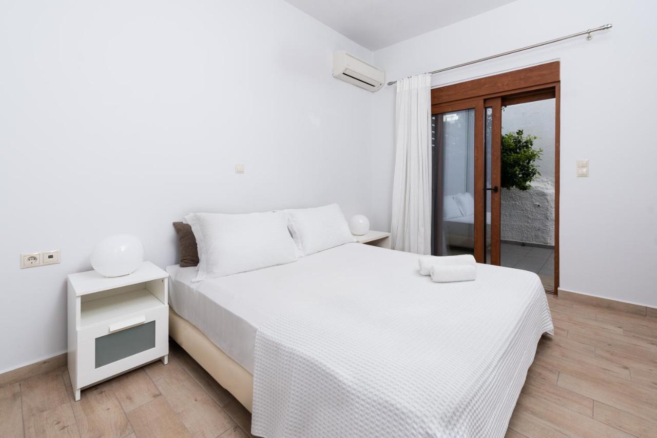 Ritas Modern In-City House Rhodes City ภายนอก รูปภาพ