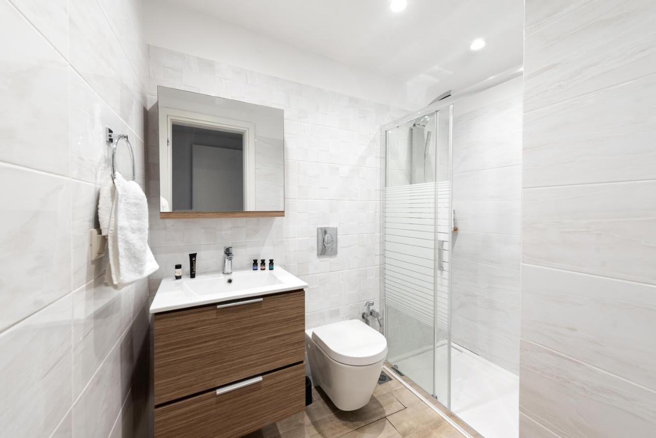 Ritas Modern In-City House Rhodes City ภายนอก รูปภาพ