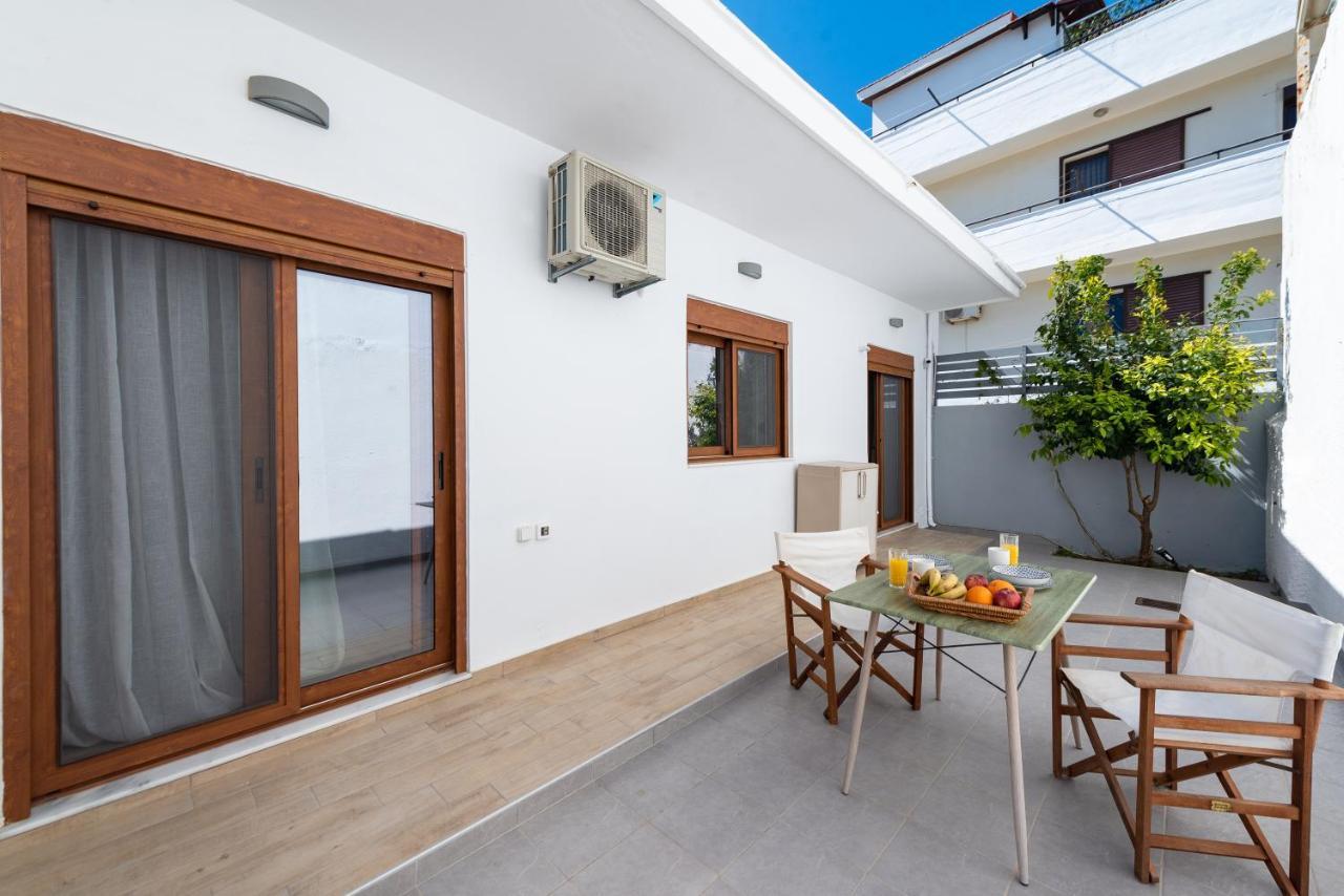 Ritas Modern In-City House Rhodes City ภายนอก รูปภาพ